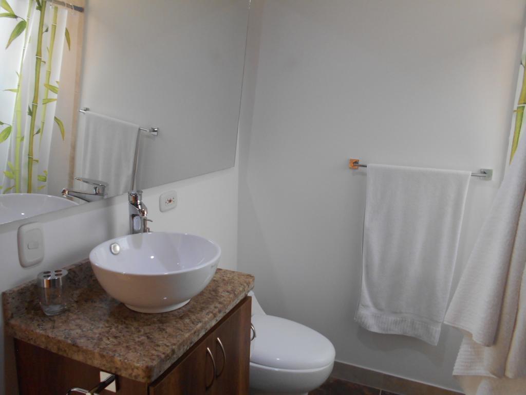 Apartasuites Av Меделин Екстериор снимка