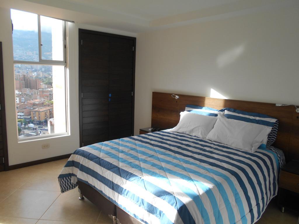 Apartasuites Av Меделин Екстериор снимка